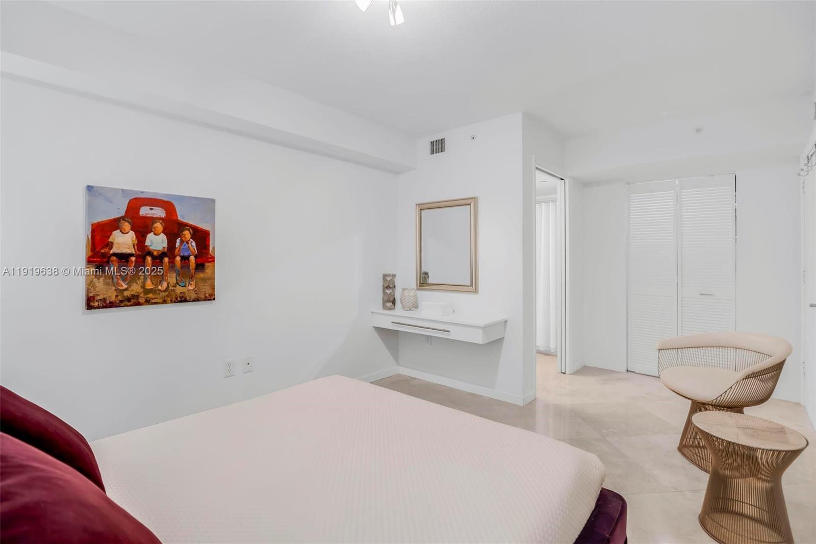 7600 Collins Ave # 1012