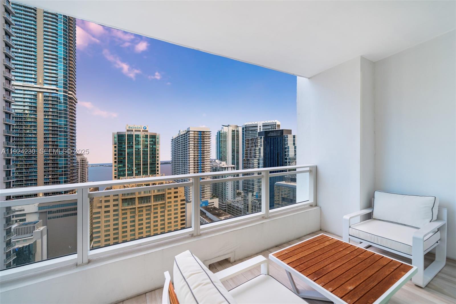 1080 Brickell Ave # 2706