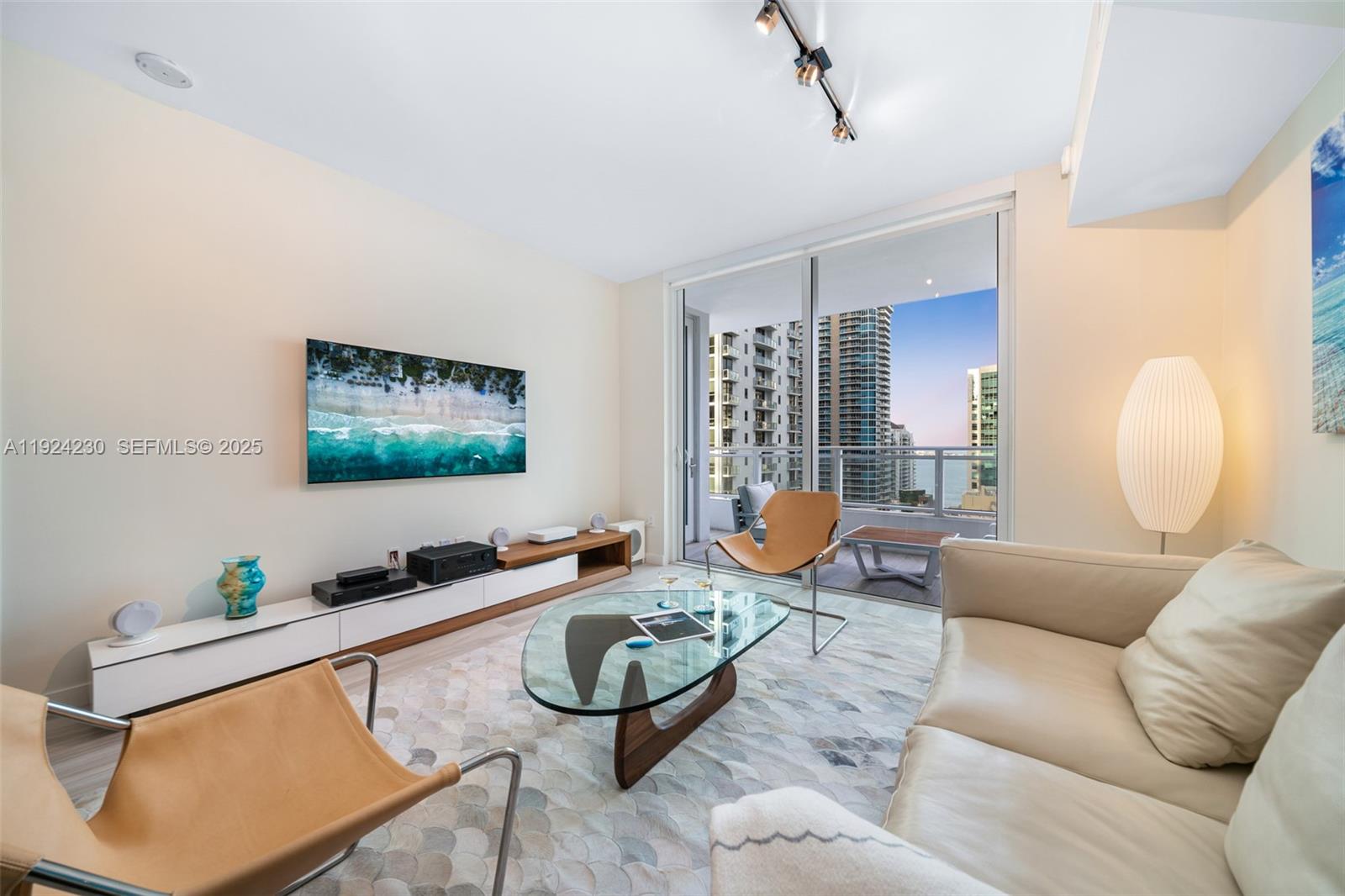 1080 Brickell Ave # 2706