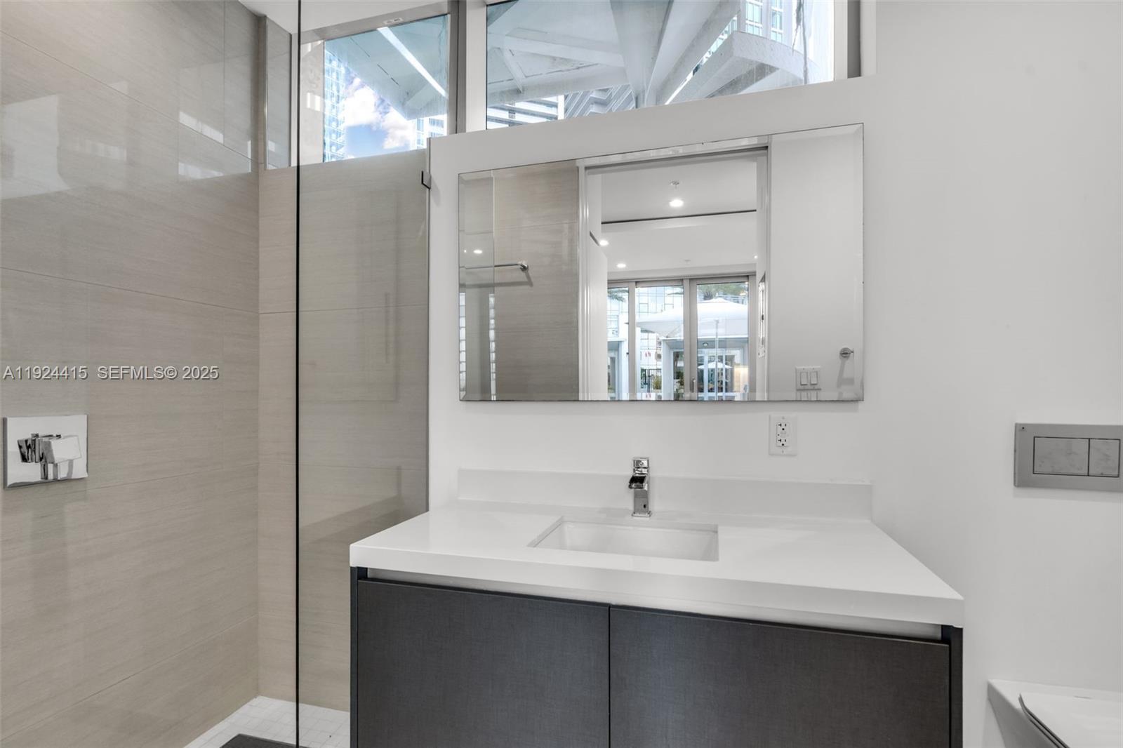 851 NE 1st Ave # 15 Unit: Cabana 15