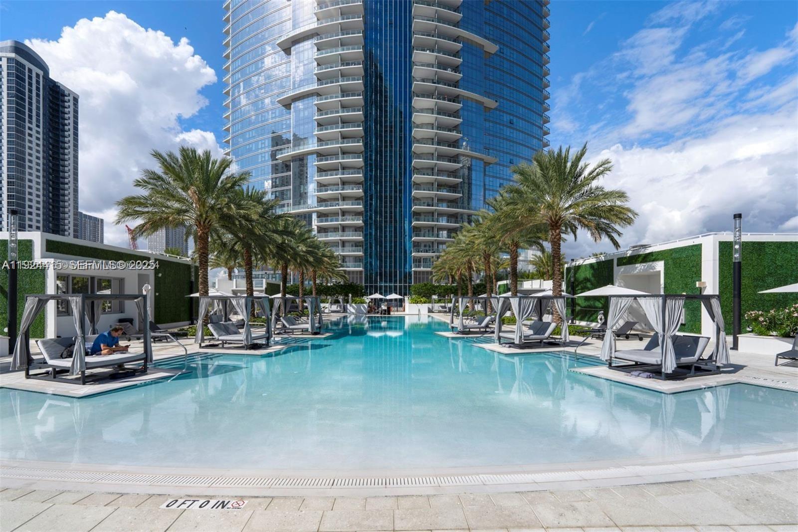 851 NE 1st Ave # 15 Unit: Cabana 15