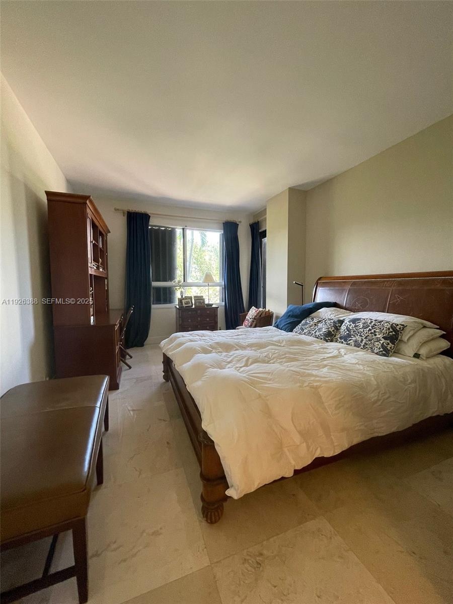 251 Crandon Blvd # 233