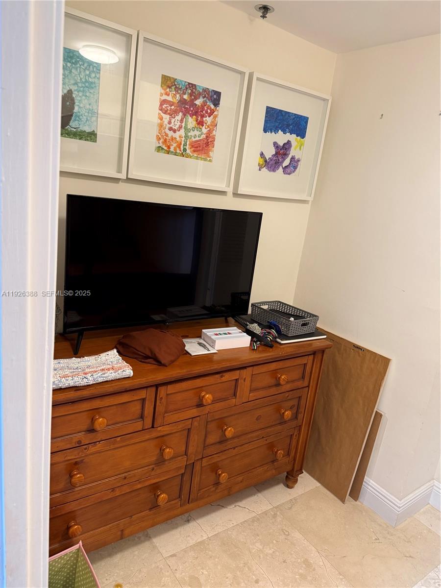 251 Crandon Blvd # 233