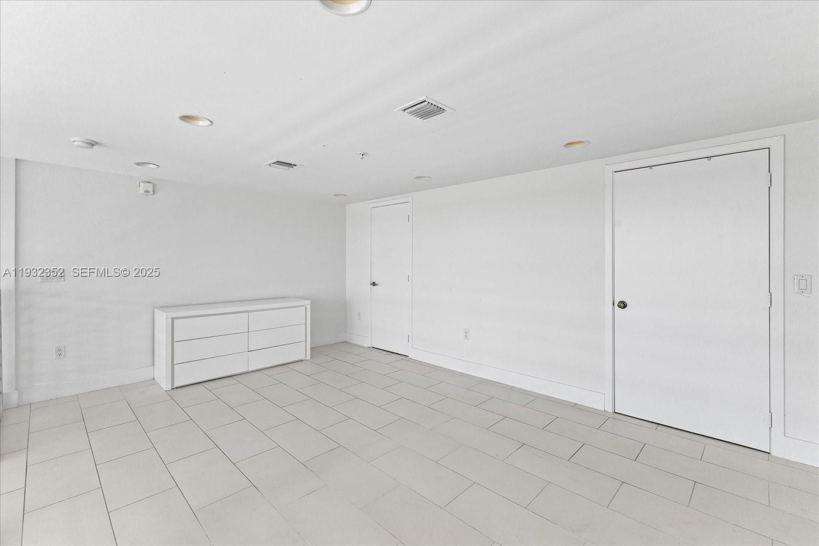421 Meridian Ave # 19