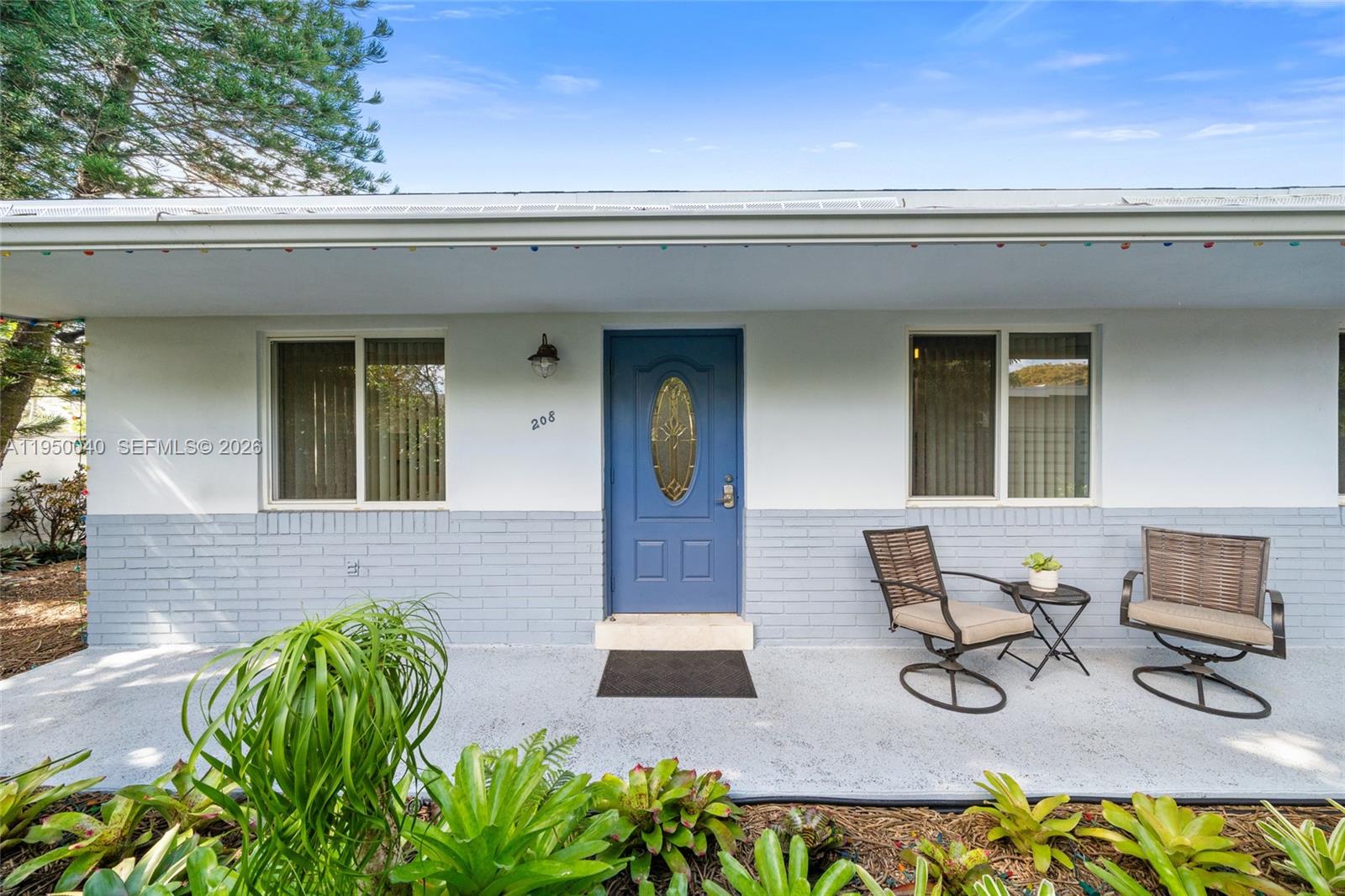 208 NE 4th St