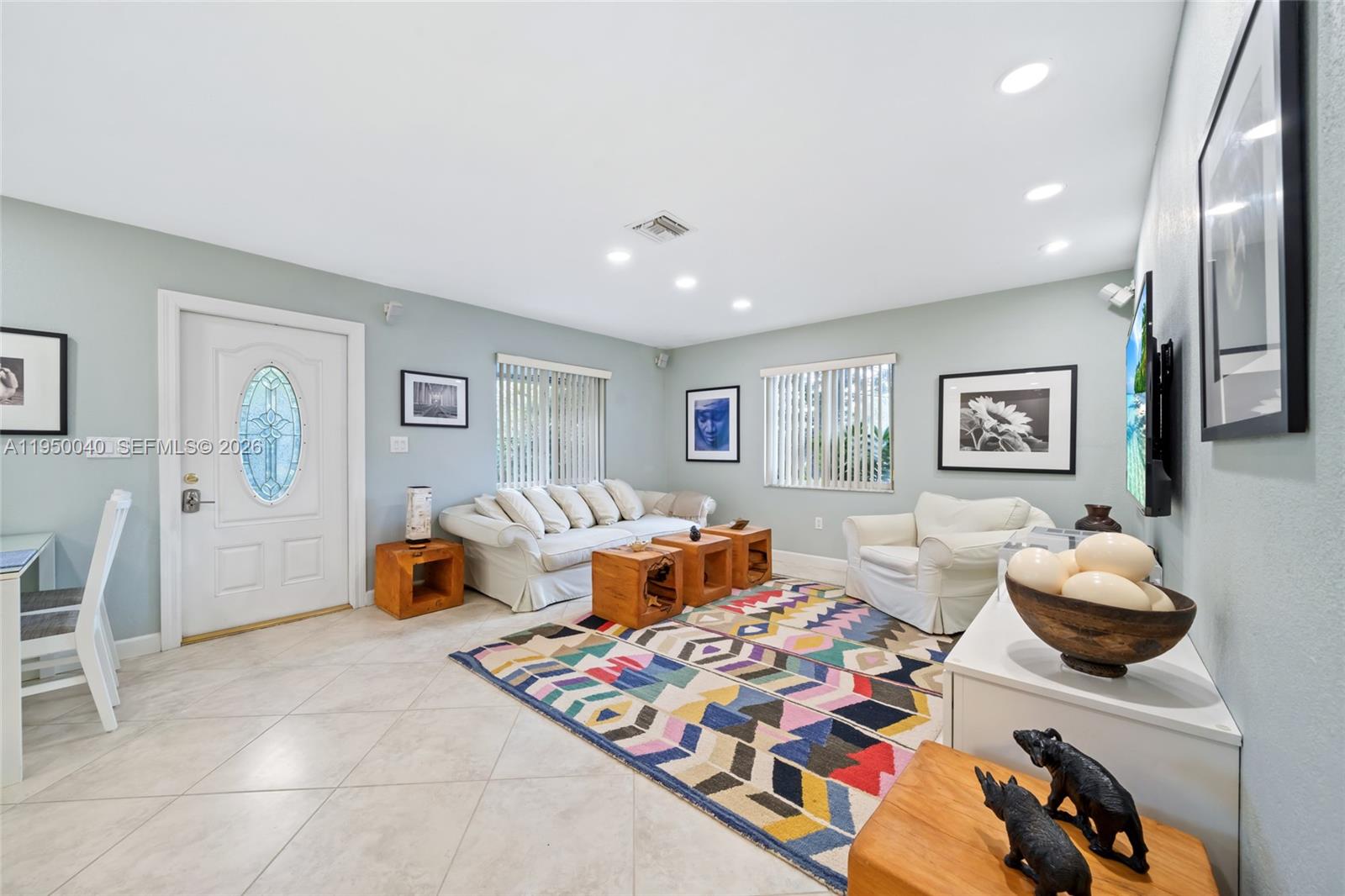 208 NE 4th St