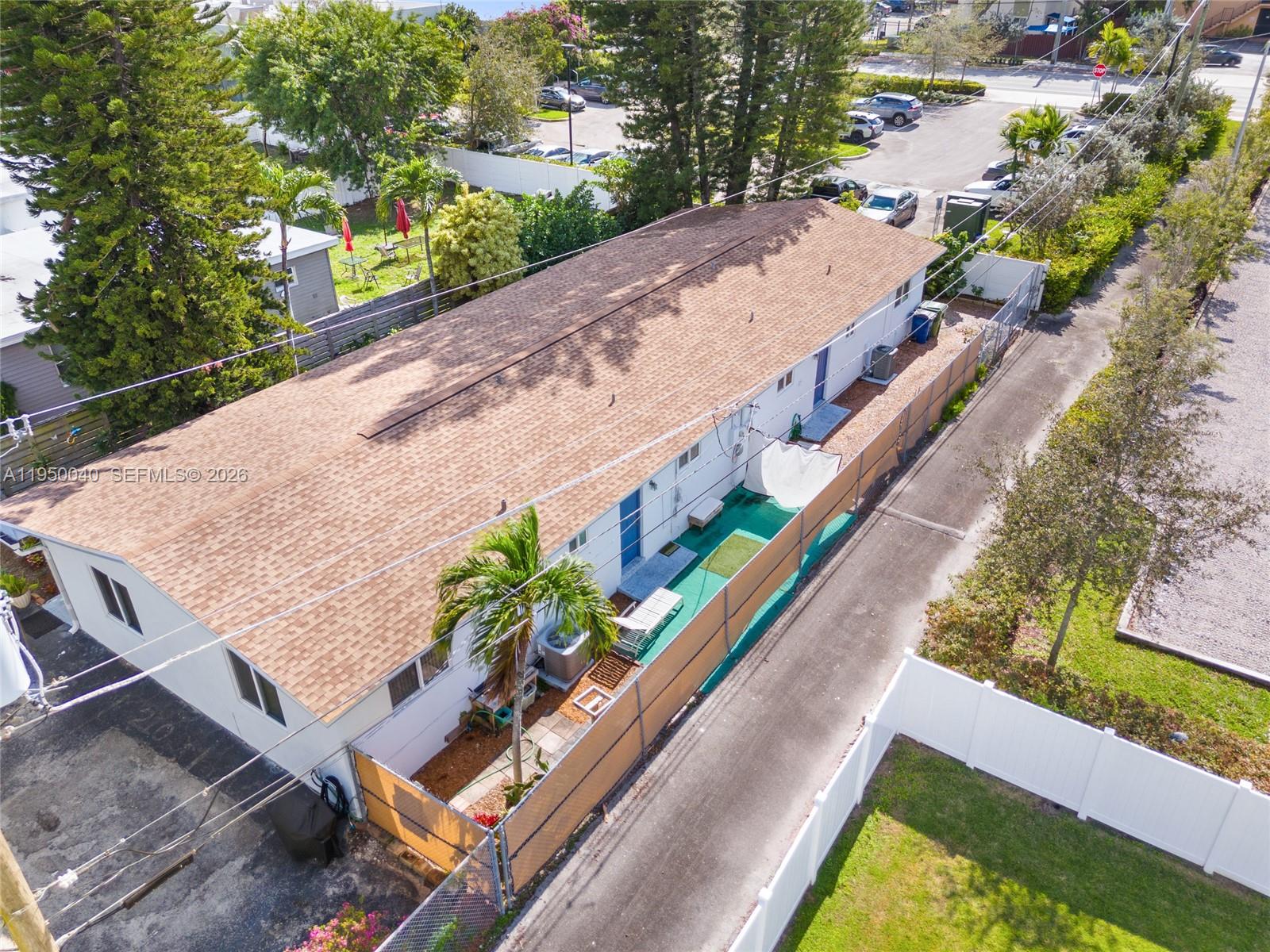 208 NE 4th St