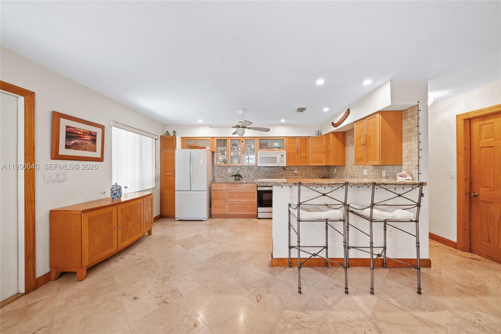 208 NE 4th St
