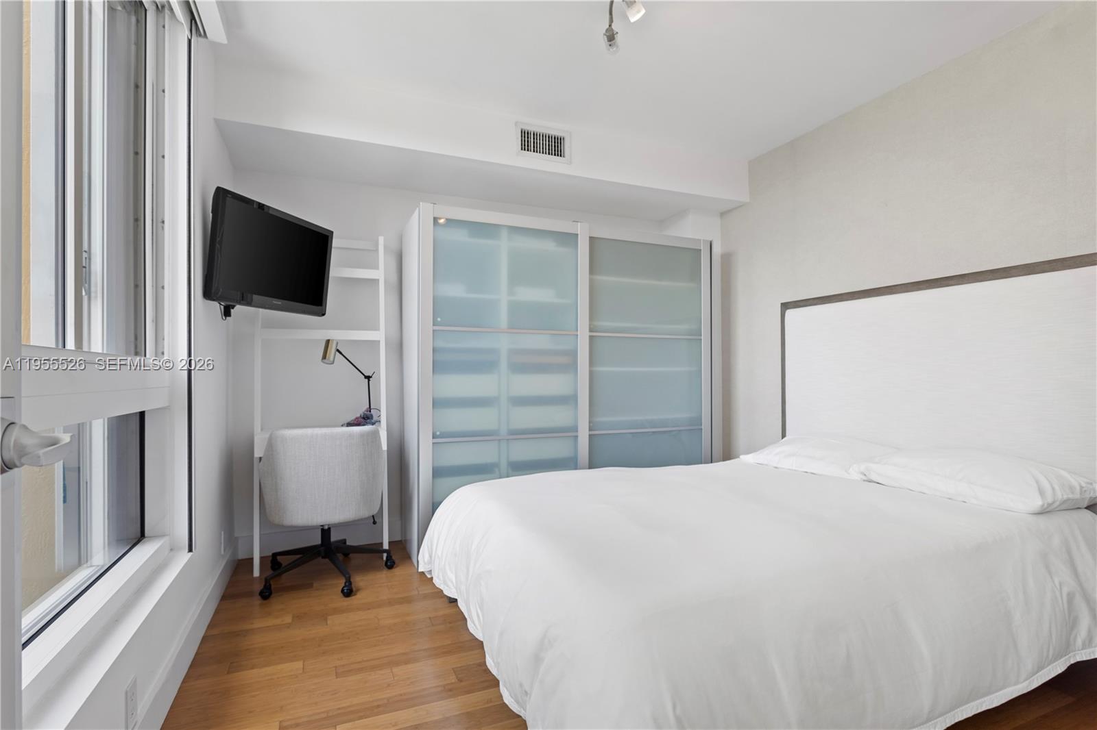 765 Crandon Blvd # 506