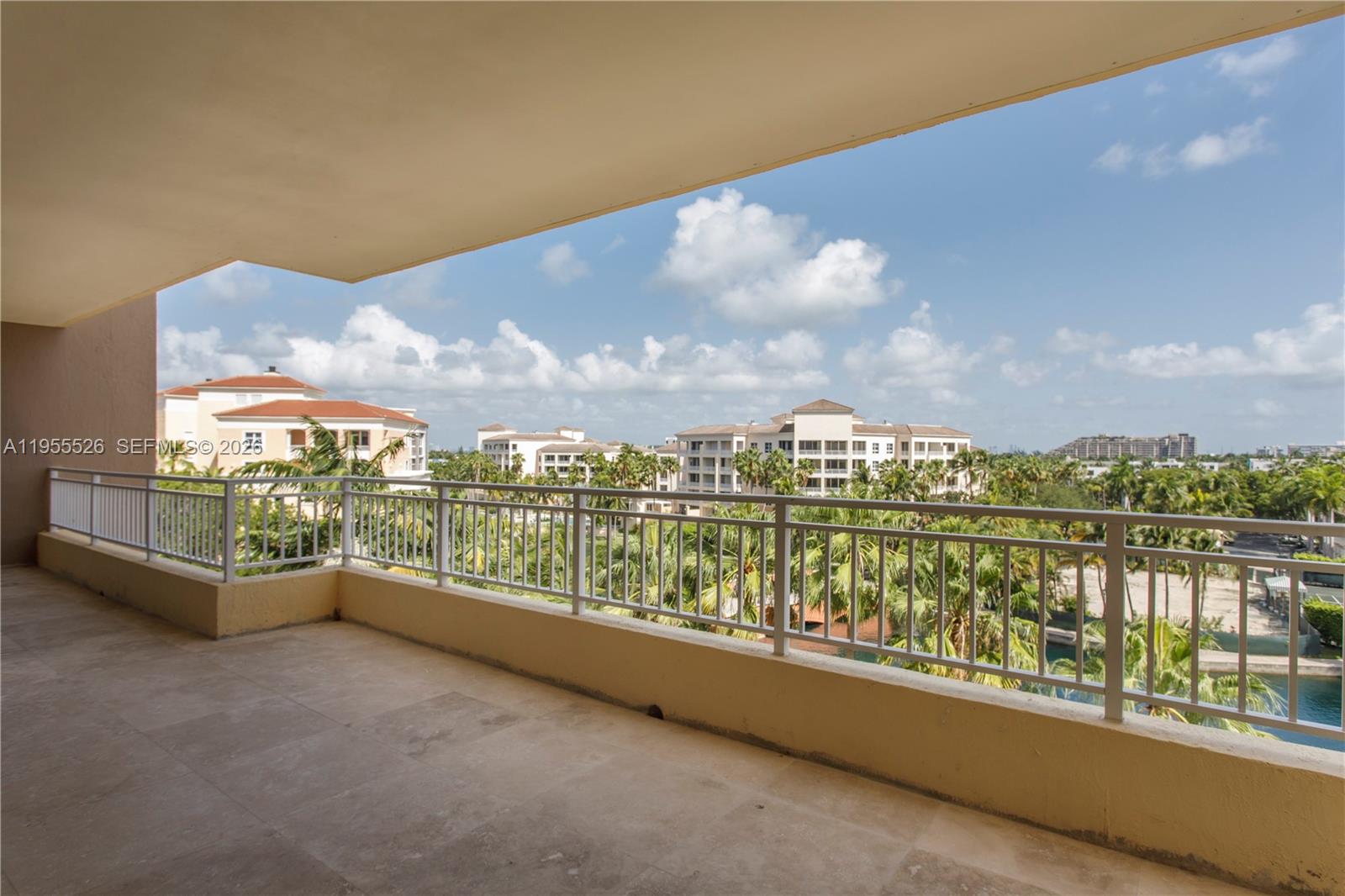 765 Crandon Blvd # 506
