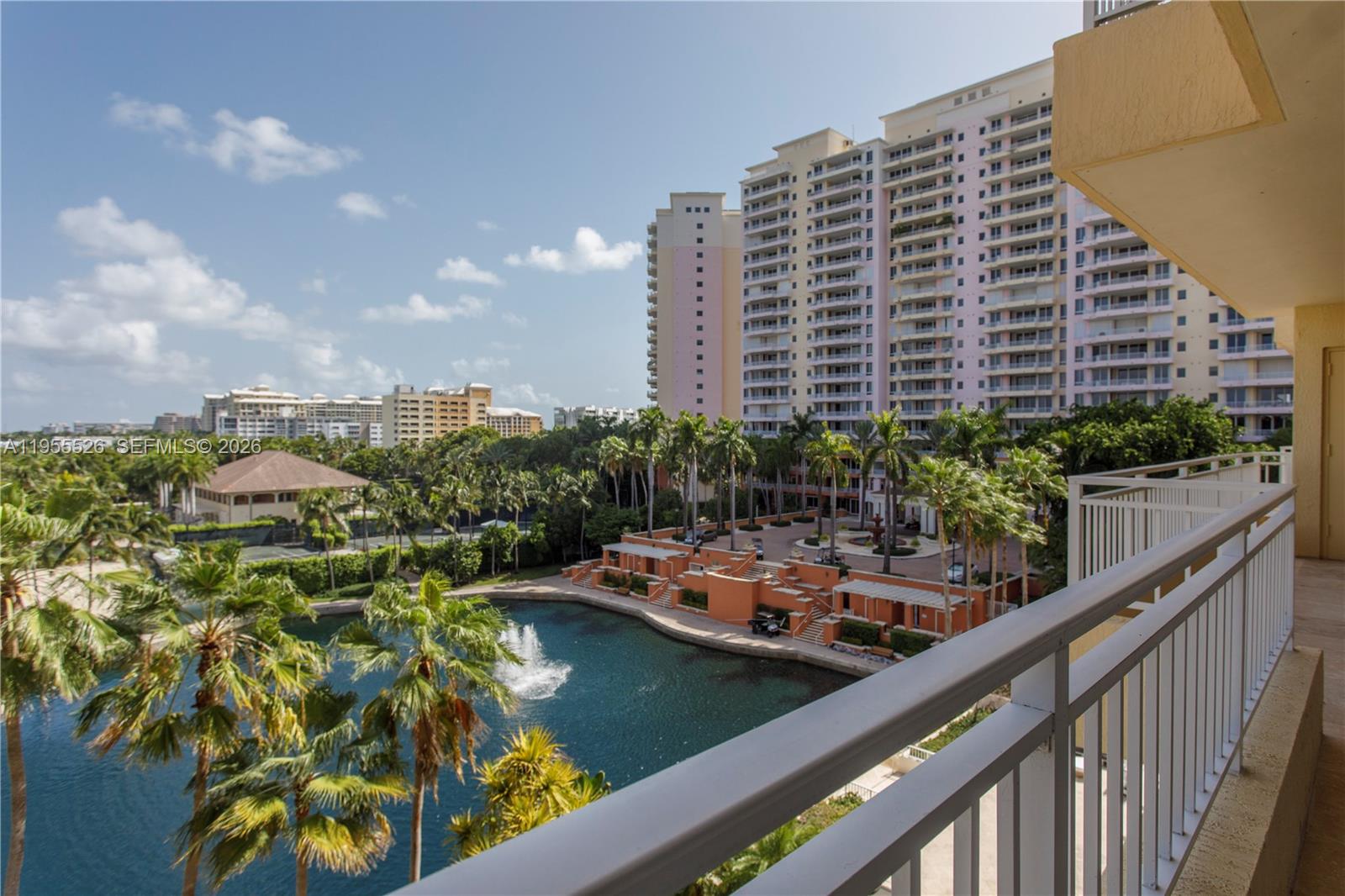 765 Crandon Blvd # 506