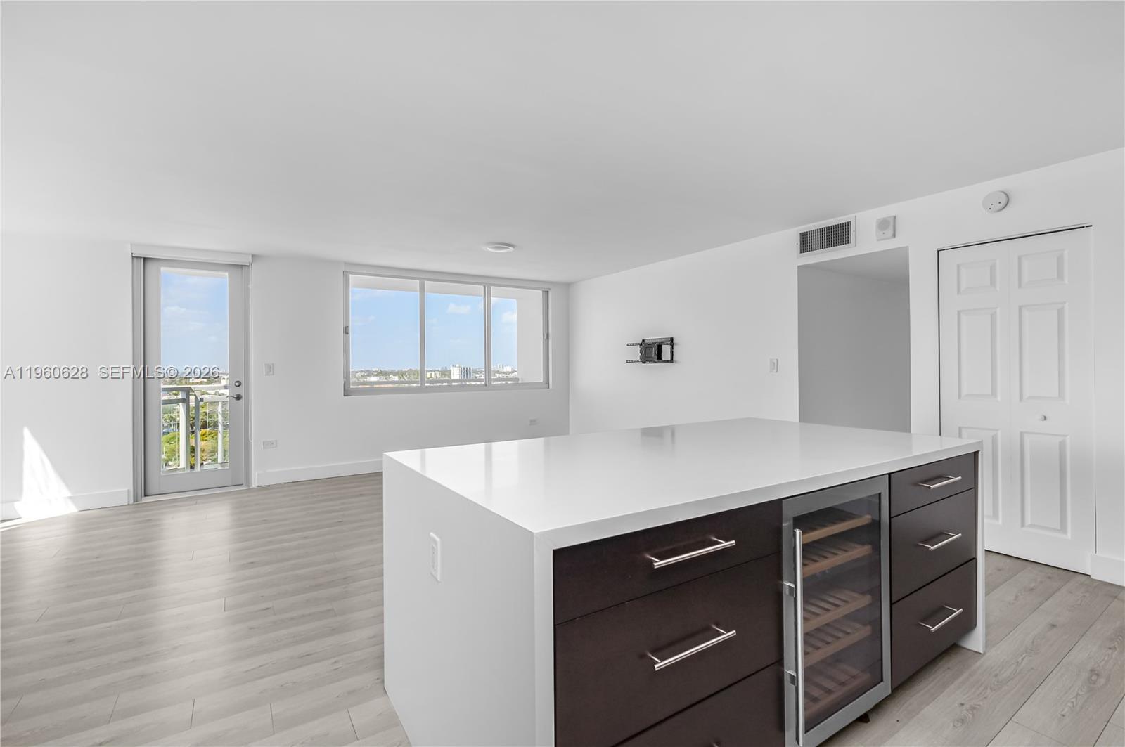 7135 Collins Ave # 1025