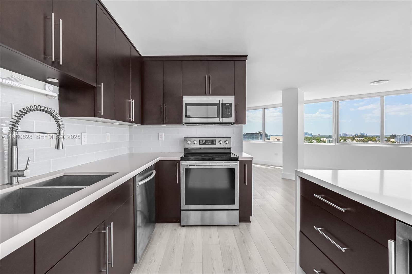 7135 Collins Ave # 1025