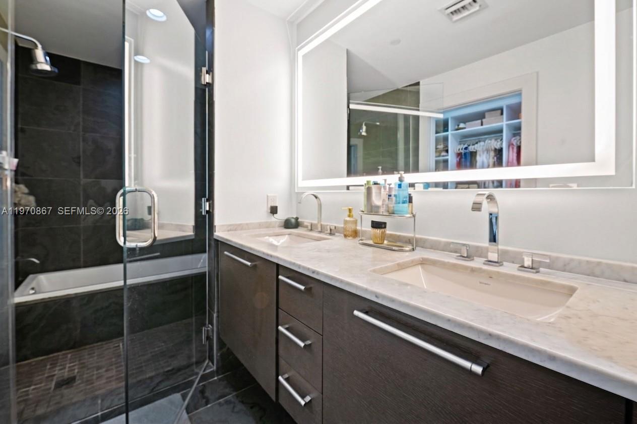 900 Biscayne Blvd # 3110