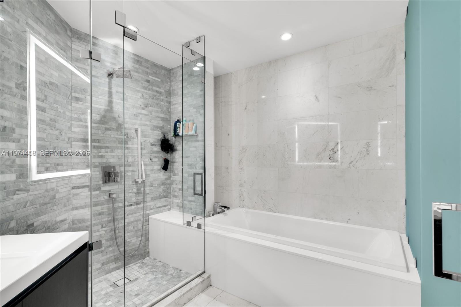 851 NE 1st Ave # 15 Unit: 4009 + Cabana 15