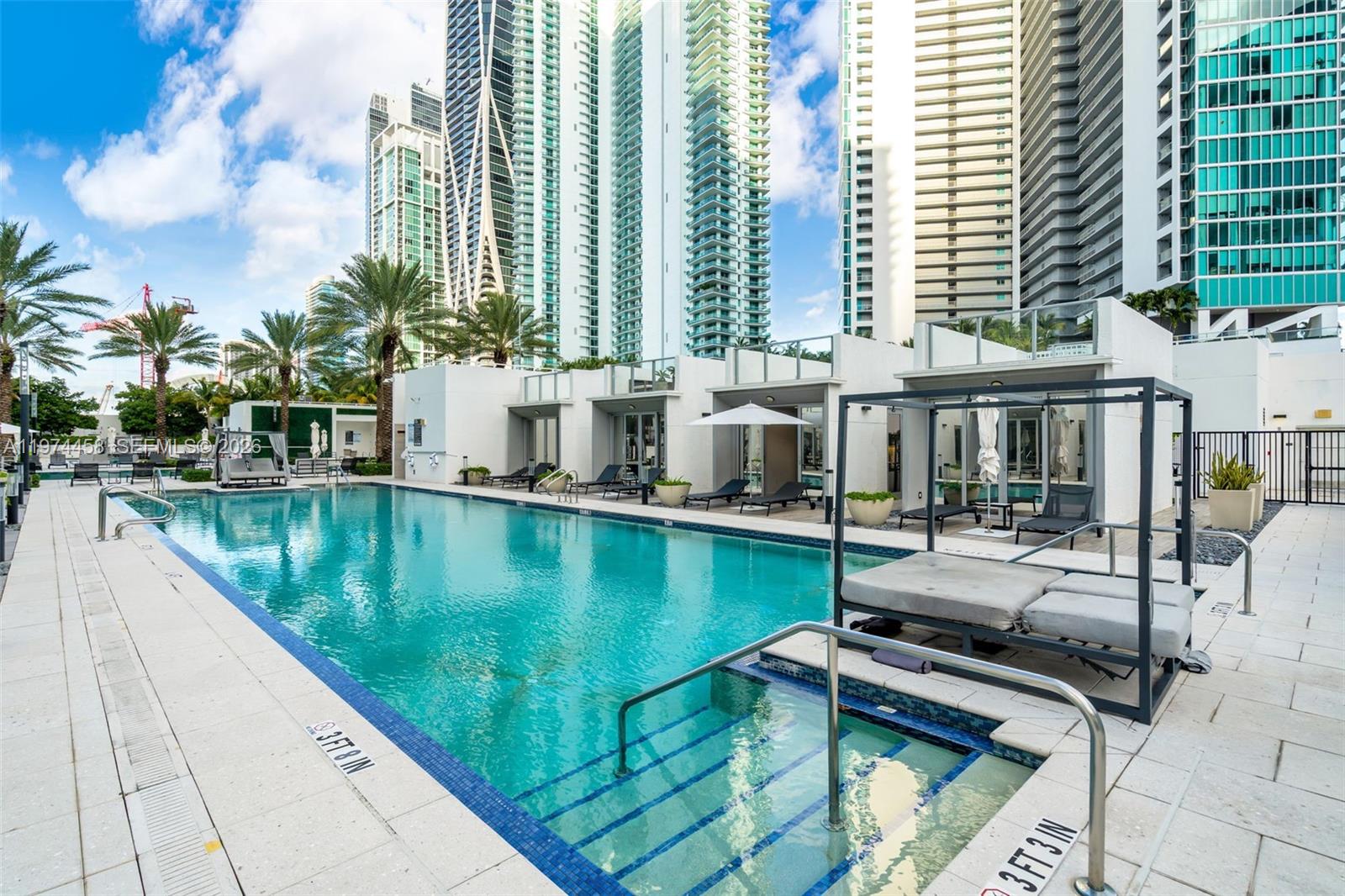 851 NE 1st Ave # 15 Unit: 4009 + Cabana 15