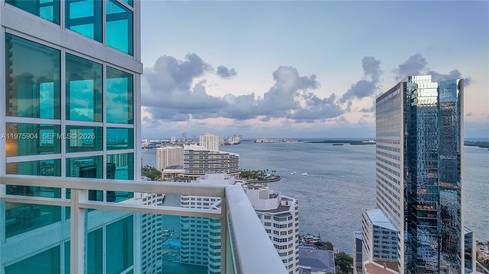 951 Brickell Ave # 2910