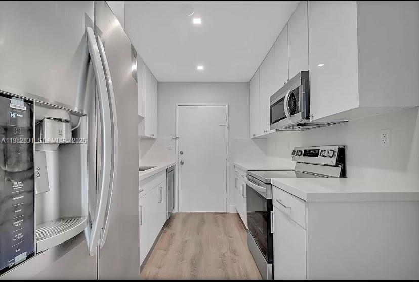 5401 Collins Ave # 411