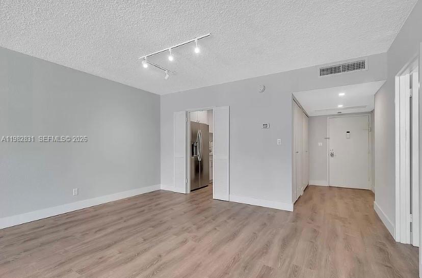 5401 Collins Ave # 411