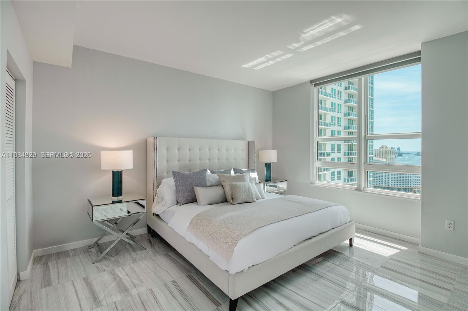 951 Brickell Ave # 2902