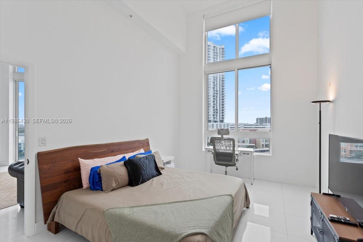 1900 N Bayshore Dr # 1016