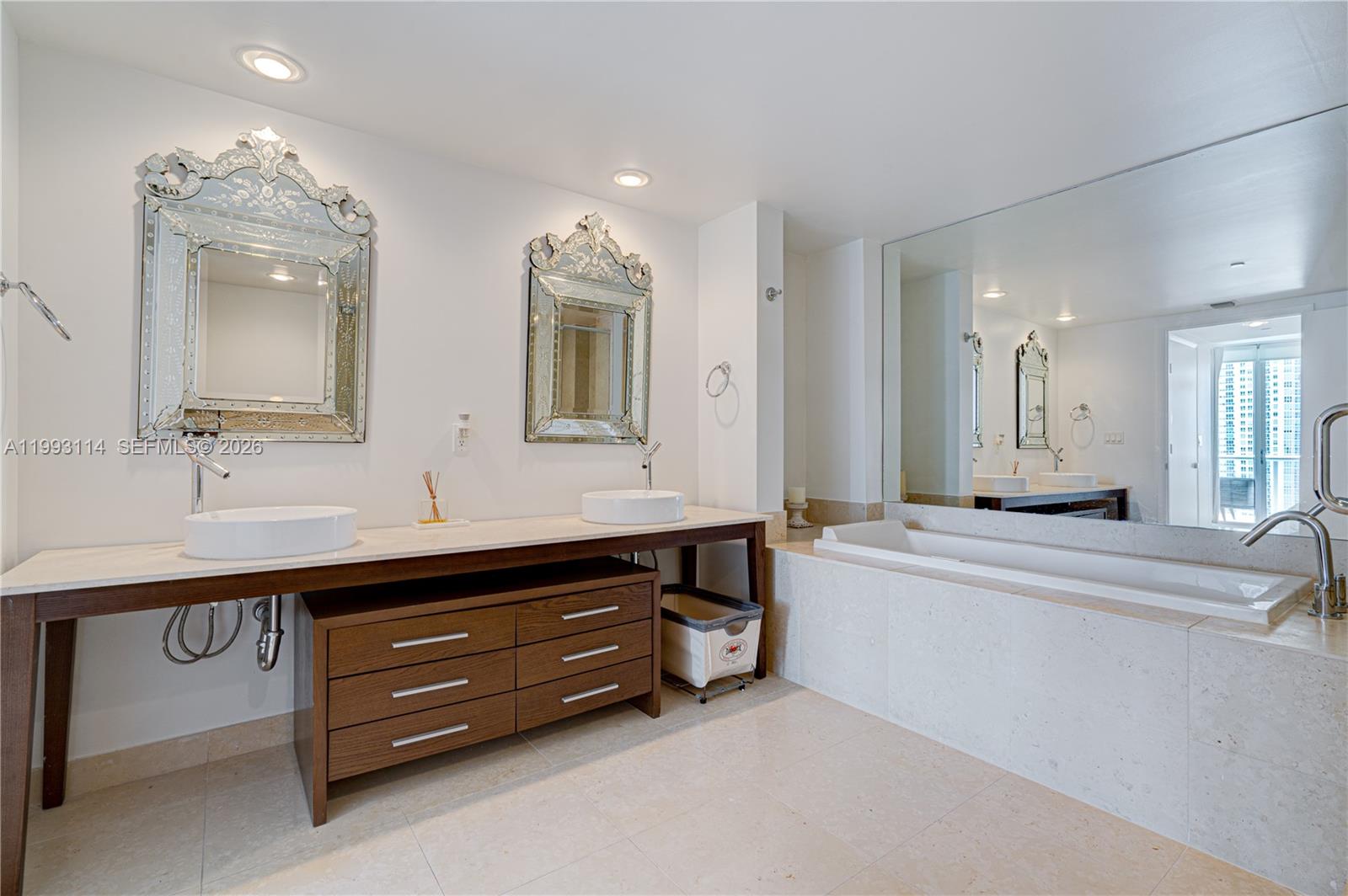 495 Brickell Ave # 3505