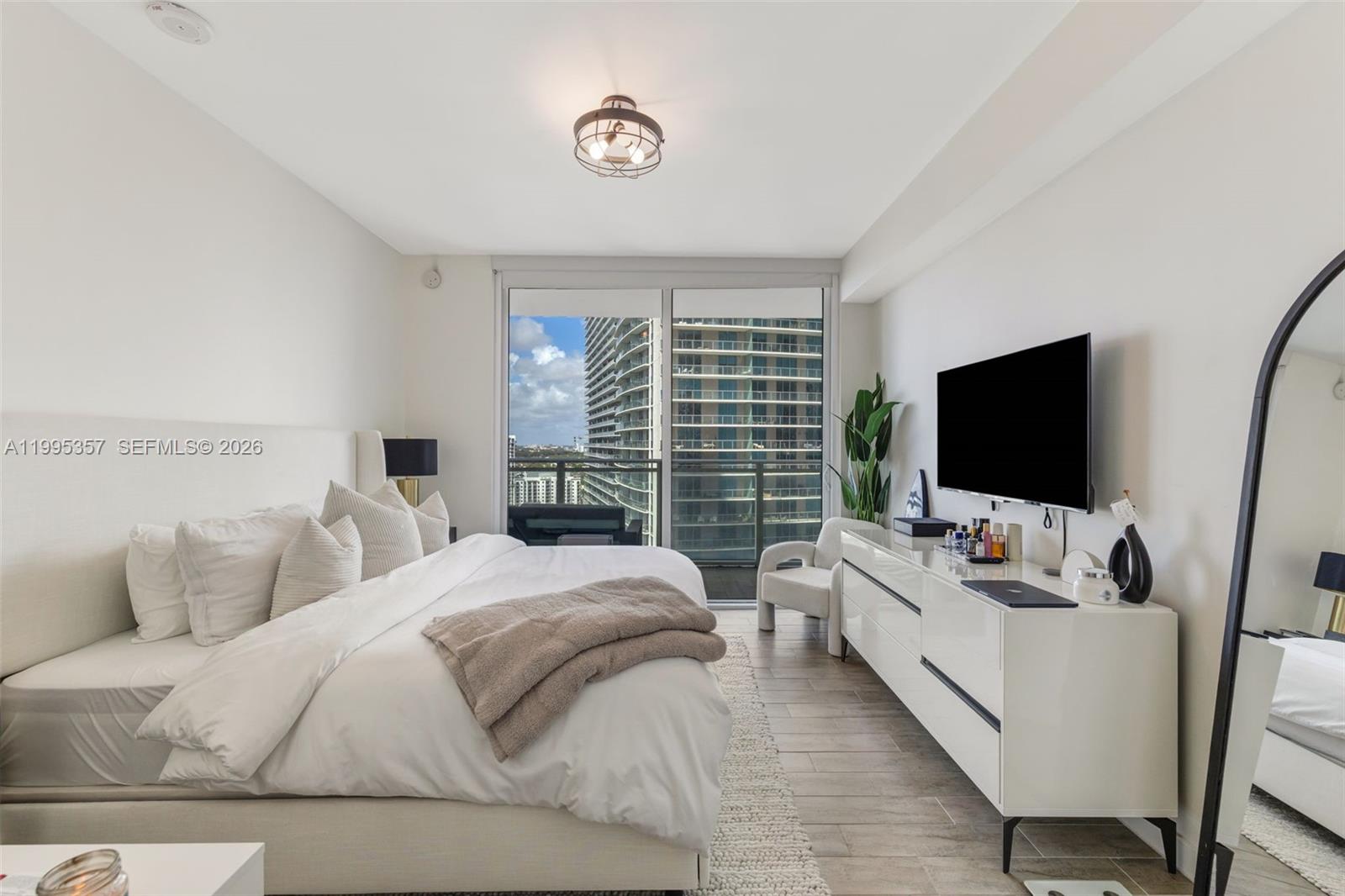 1080 Brickell Ave # 1909