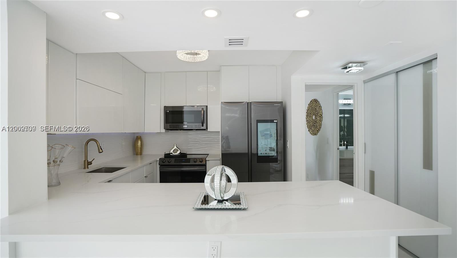 2017 S Ocean Dr # 1206