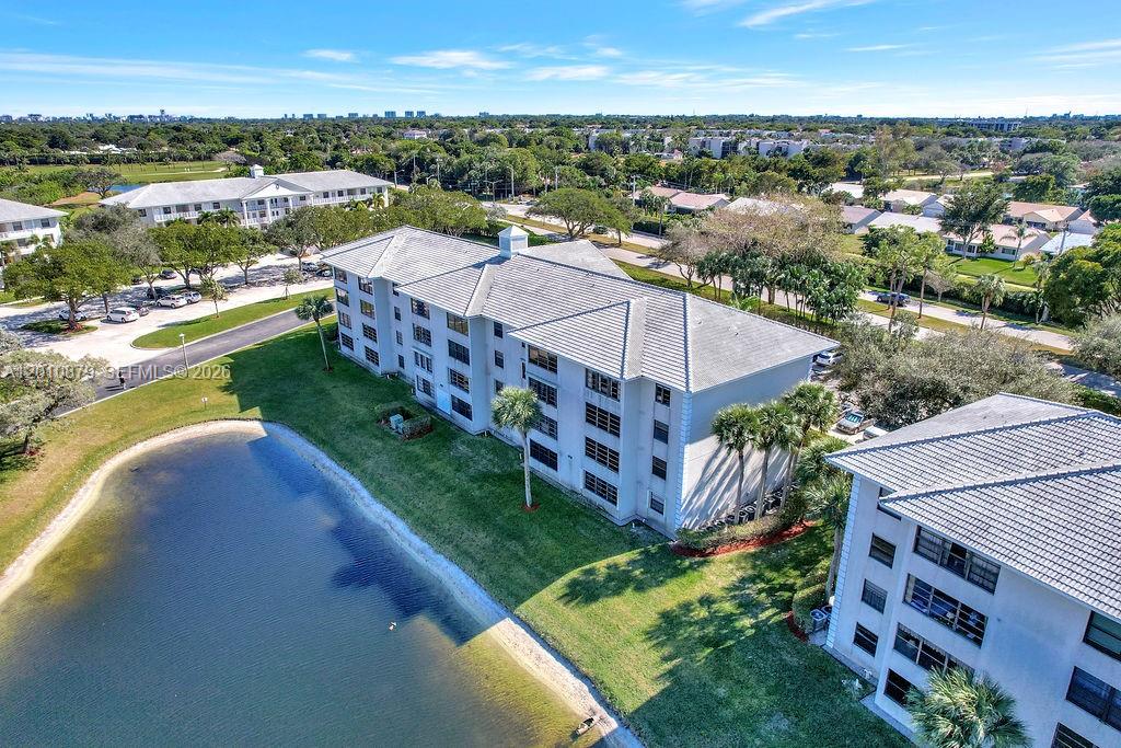 6049 Balboa Cir # 302