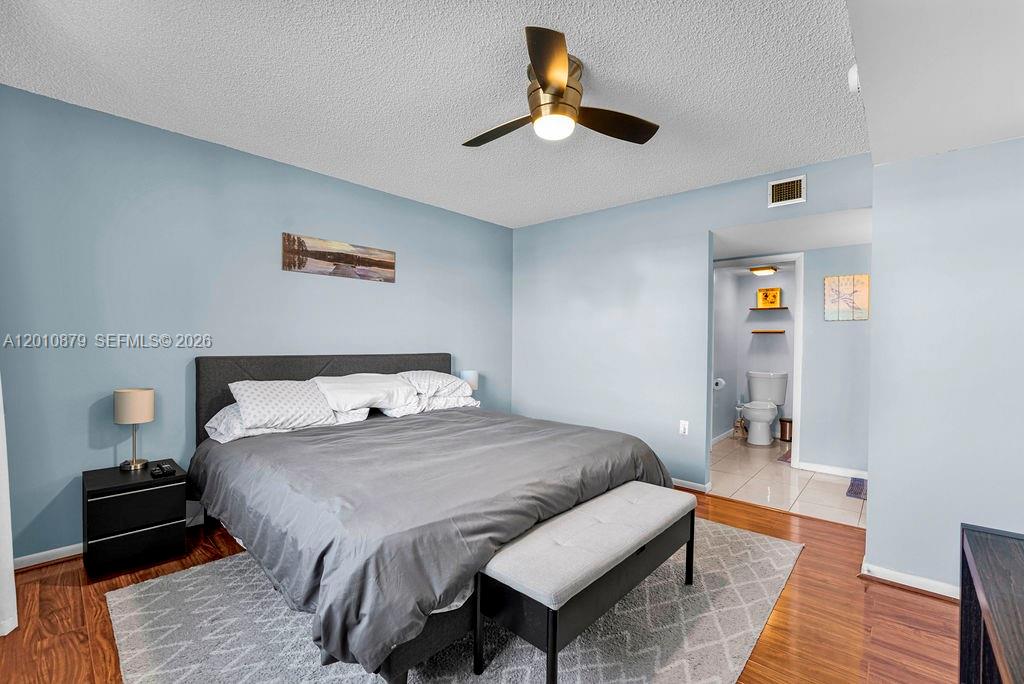 6049 Balboa Cir # 302