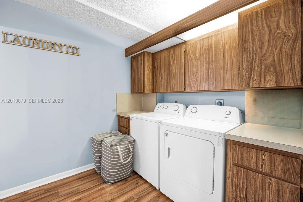 6049 Balboa Cir # 302