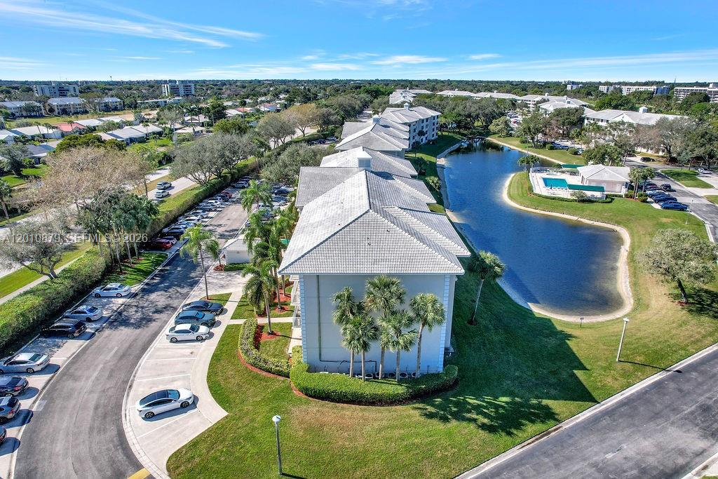 6049 Balboa Cir # 302