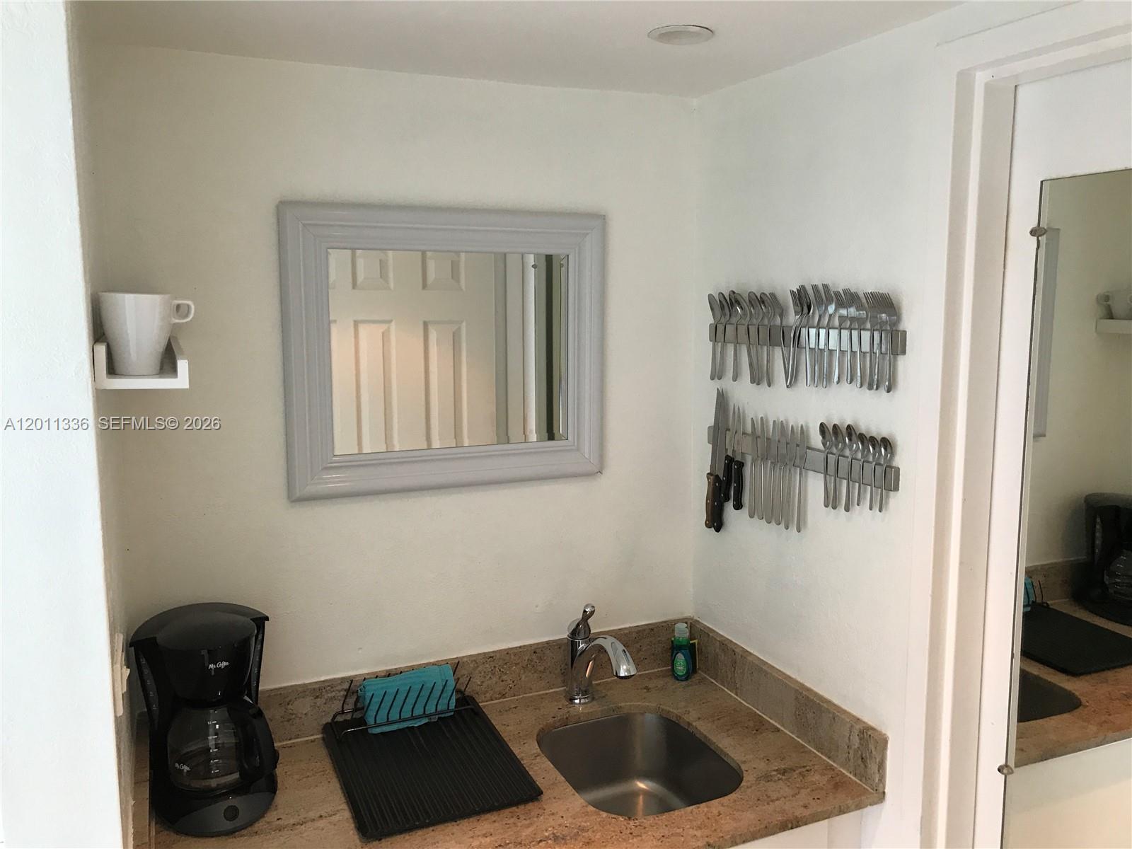 5445 Collins Ave # 530