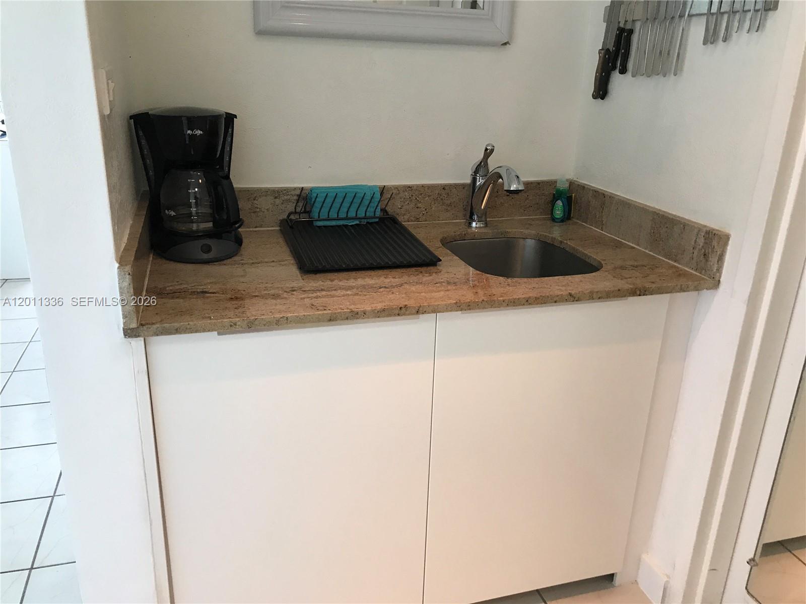 5445 Collins Ave # 530