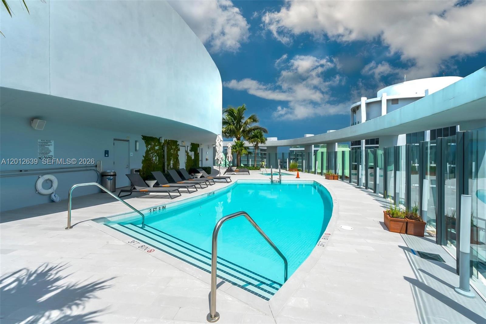 2831 S Bayshore Dr # 402