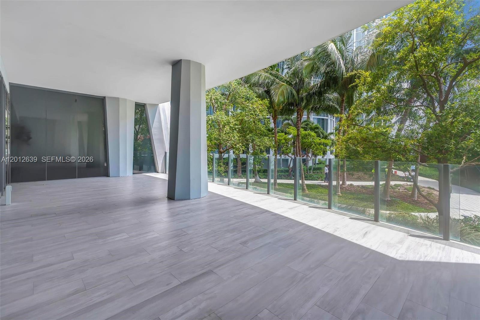 2831 S Bayshore Dr # 402