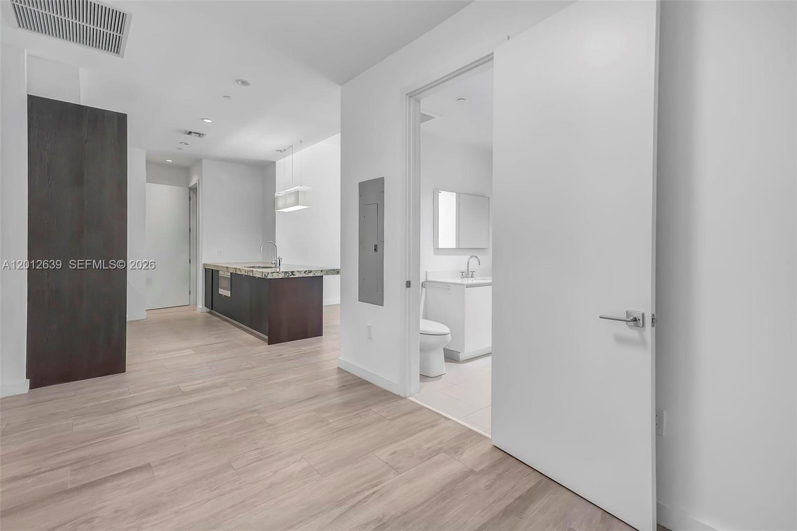 2831 S Bayshore Dr # 402