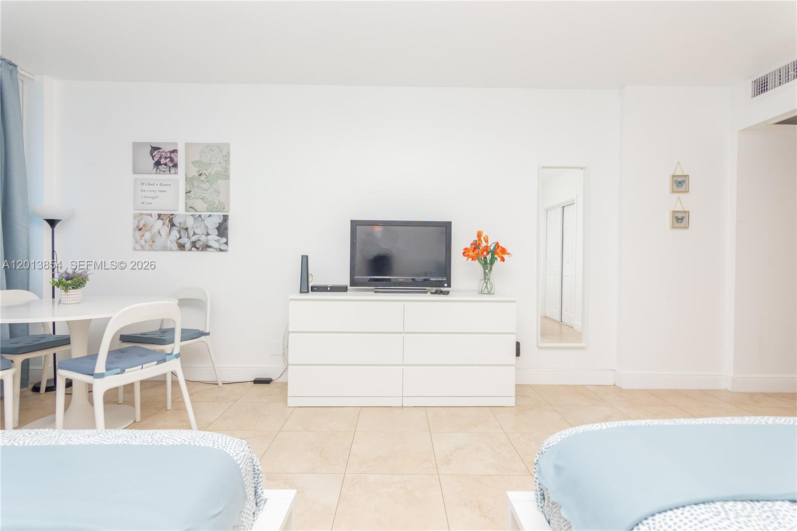 5445 Collins Ave # 627