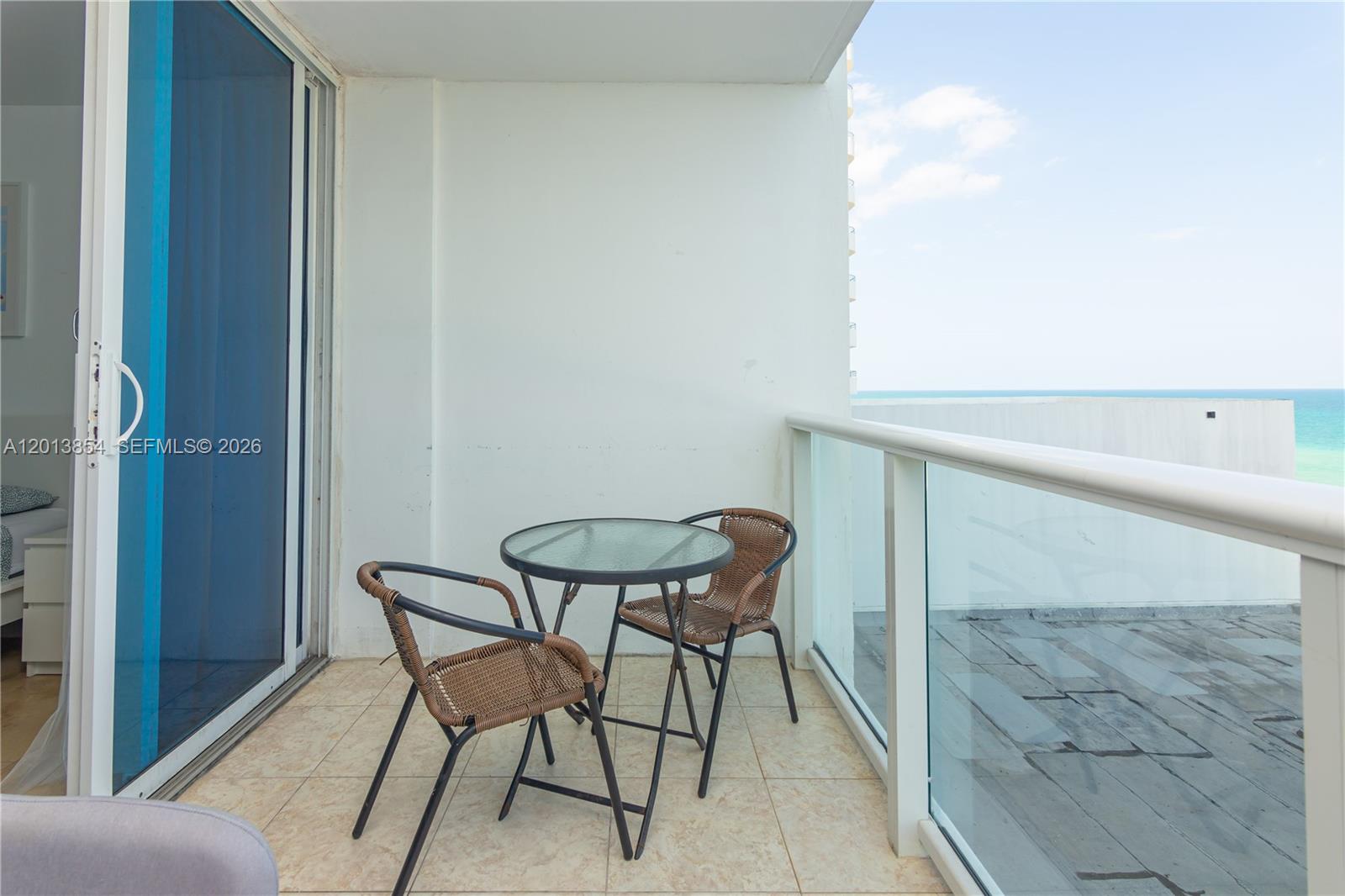 5445 Collins Ave # 627