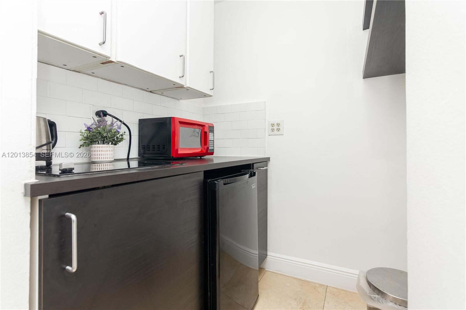 5445 Collins Ave # 627