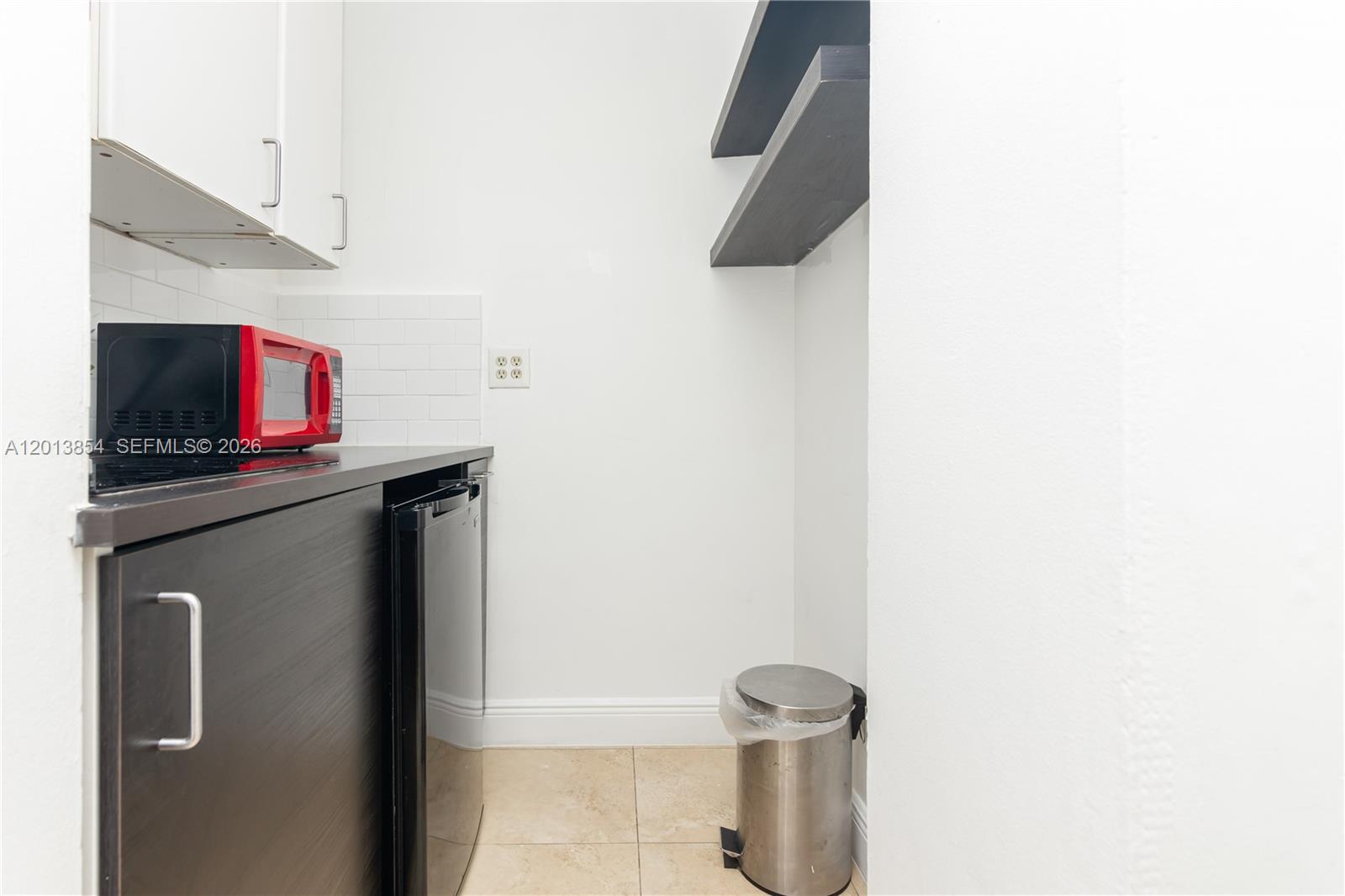 5445 Collins Ave # 627