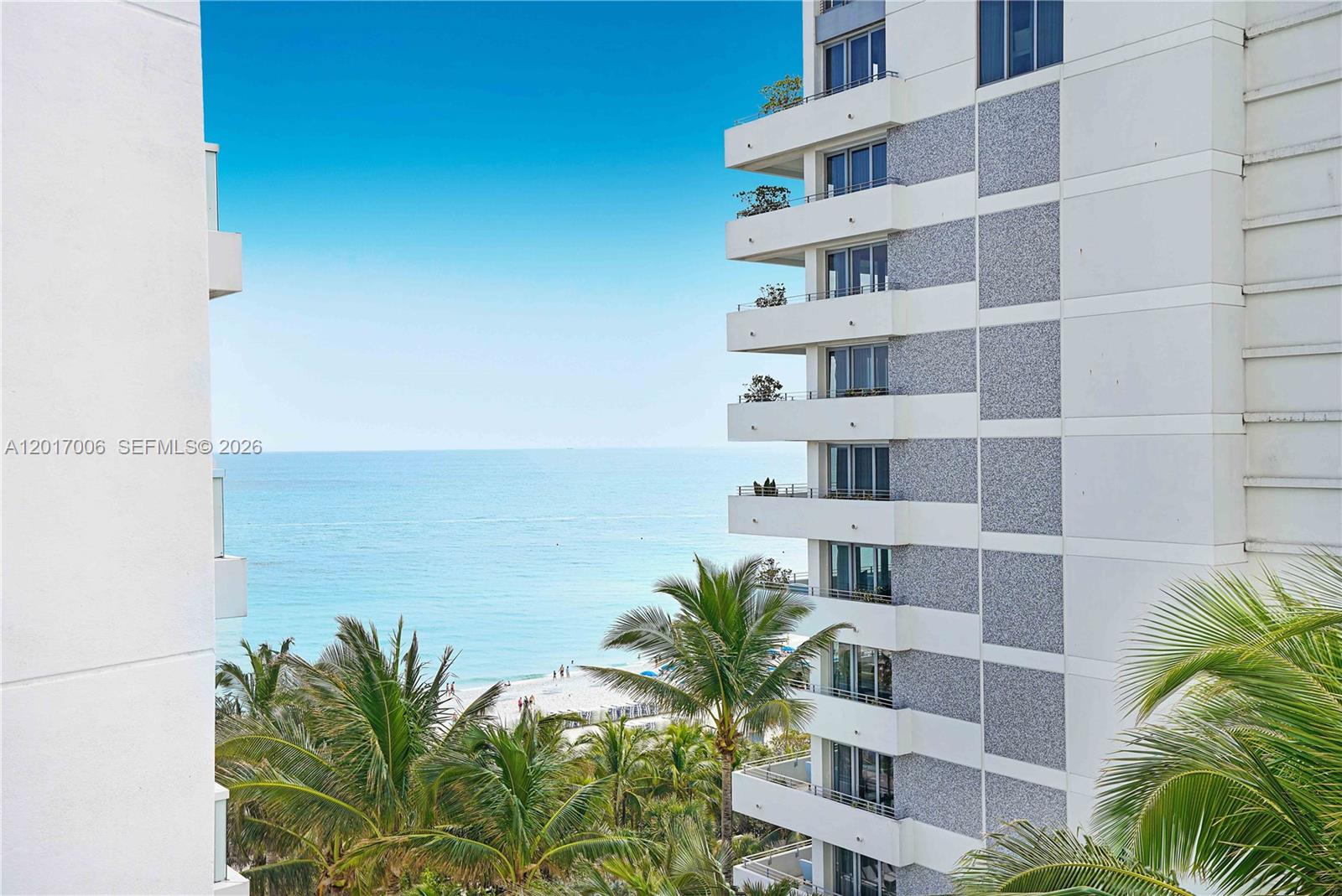 4391 Collins Ave # 916
