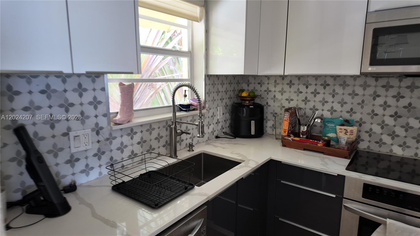 1535 Meridian Ave # 6