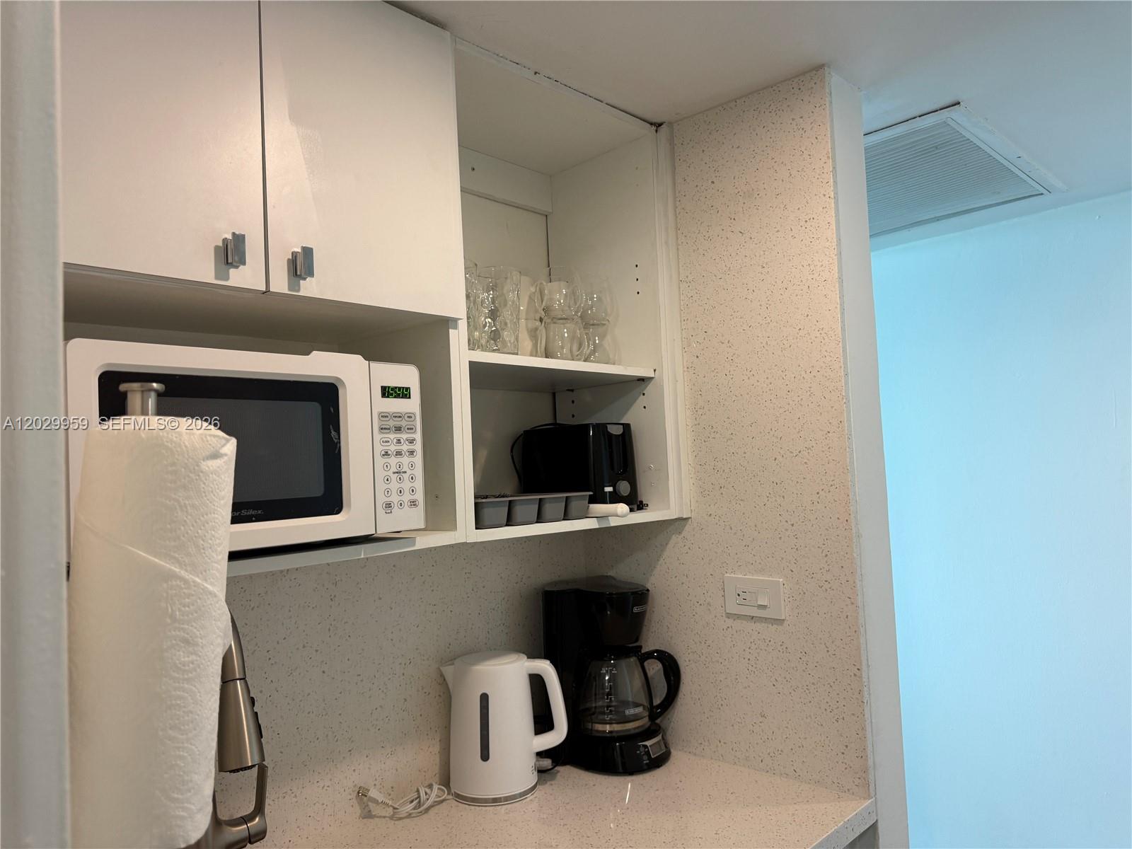 5445 Collins Ave # 1701