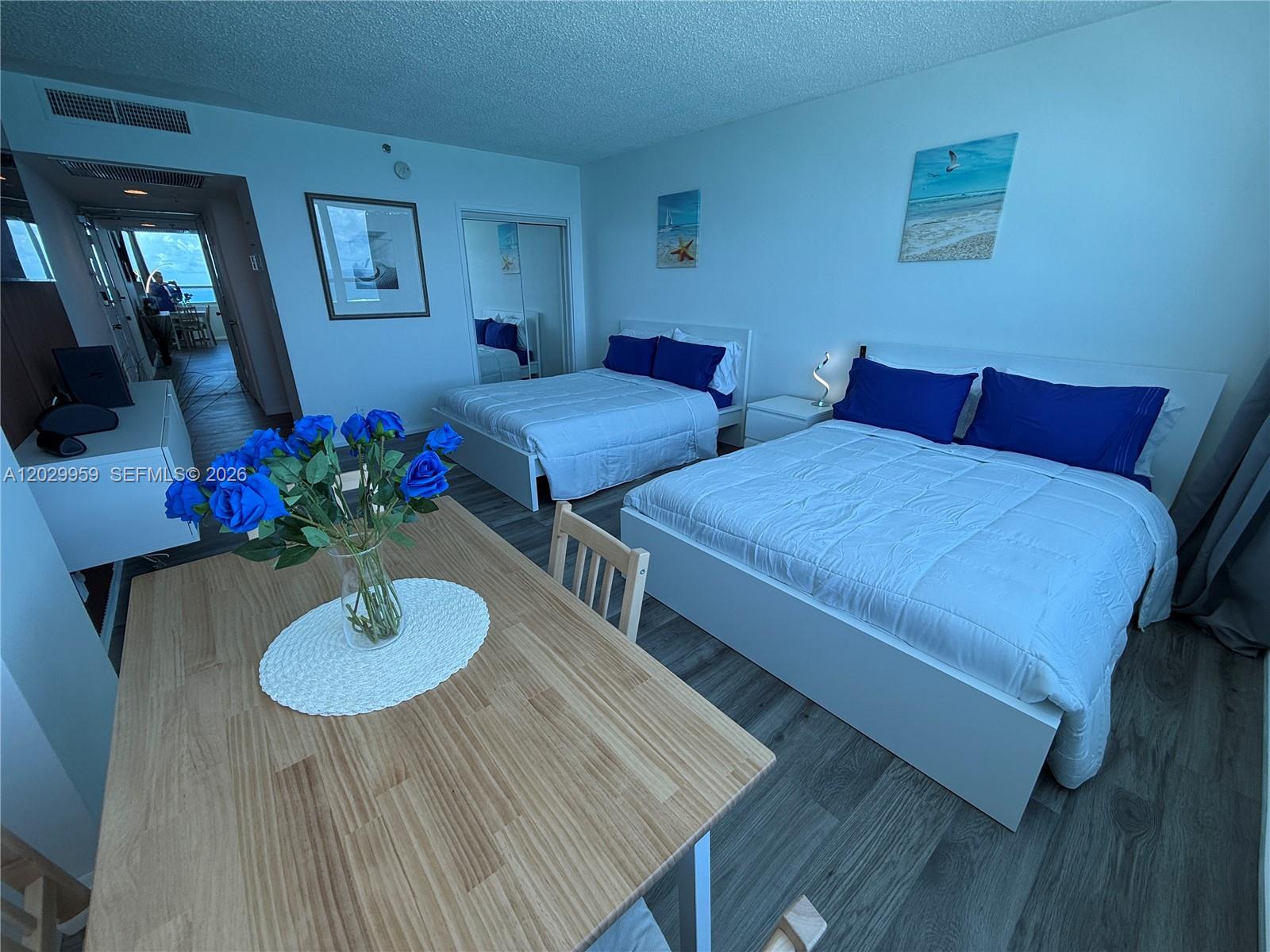 5445 Collins Ave # 1701