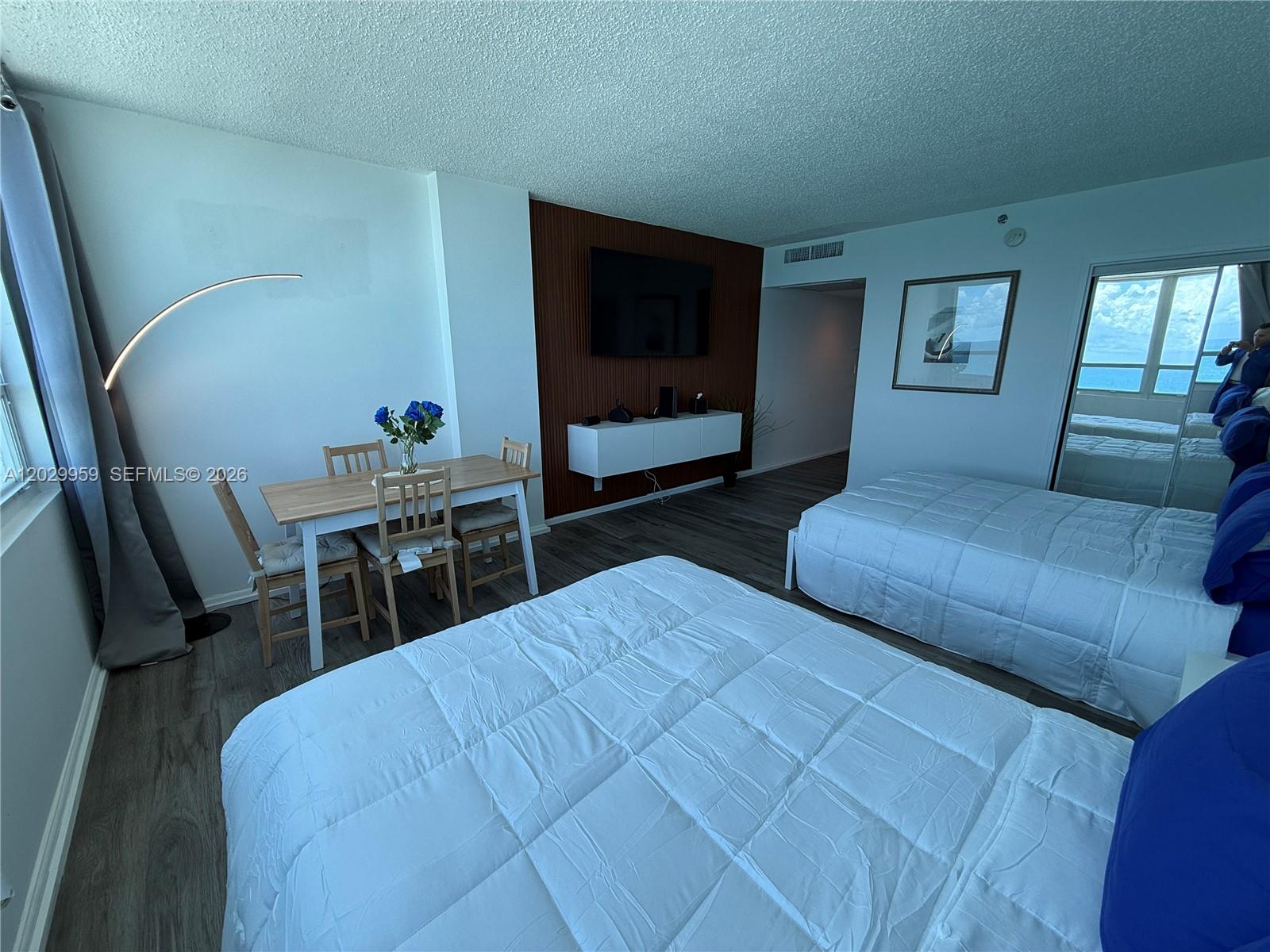 5445 Collins Ave # 1701