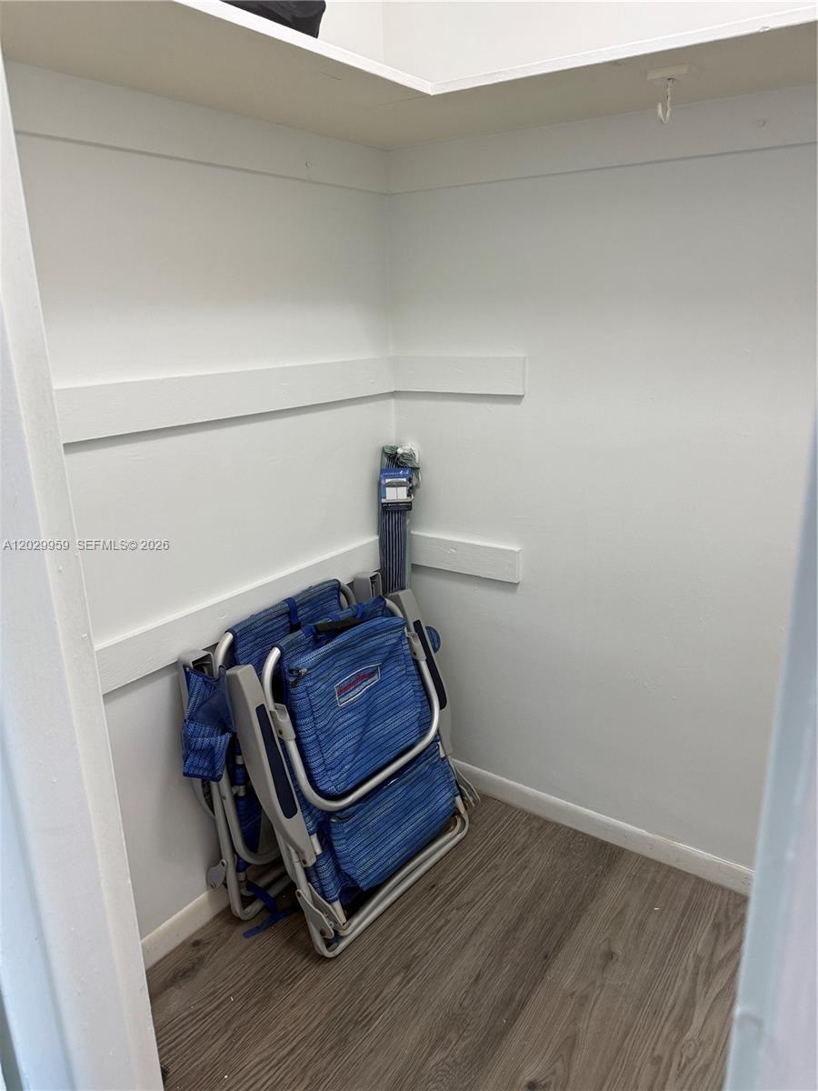 5445 Collins Ave # 1701