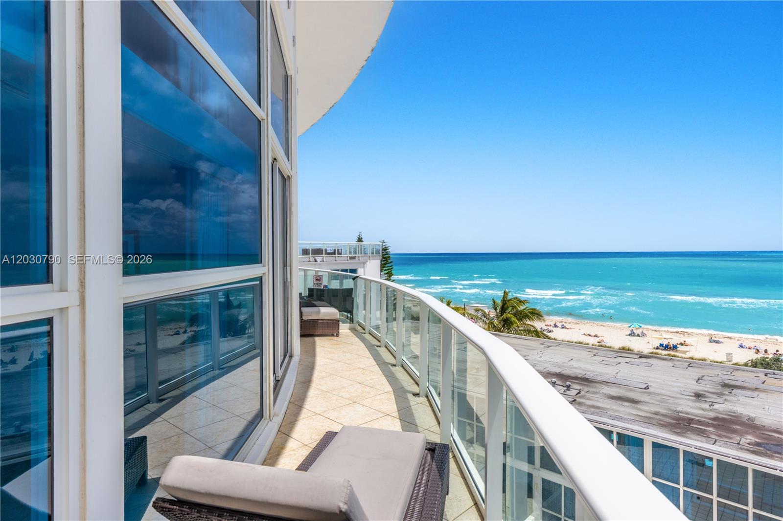 5445 Collins Ave # 1506