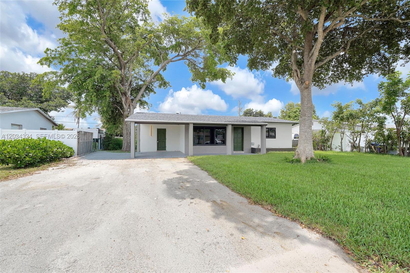 3140 NE 9th Ter