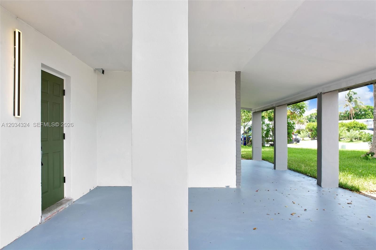 3140 NE 9th Ter